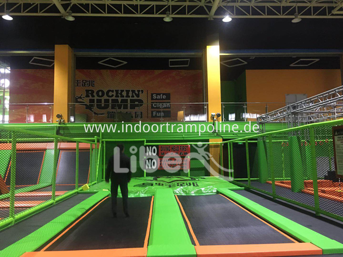 Skywalker trampoline park